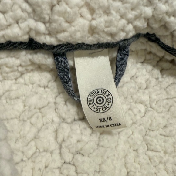 Levi’s Women's grey/blue striped Sherpa-Lined house coat - Picture 5 of 7